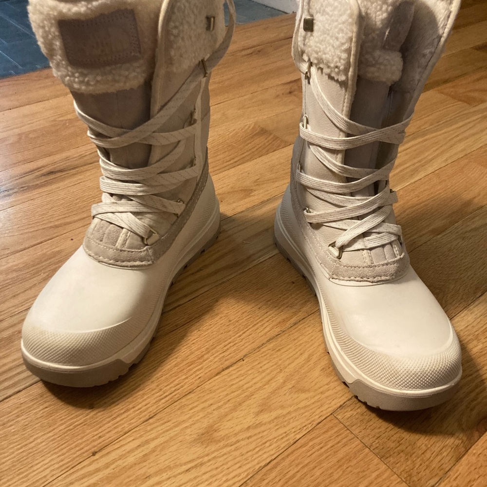 The North Face Women's White Winter Boots